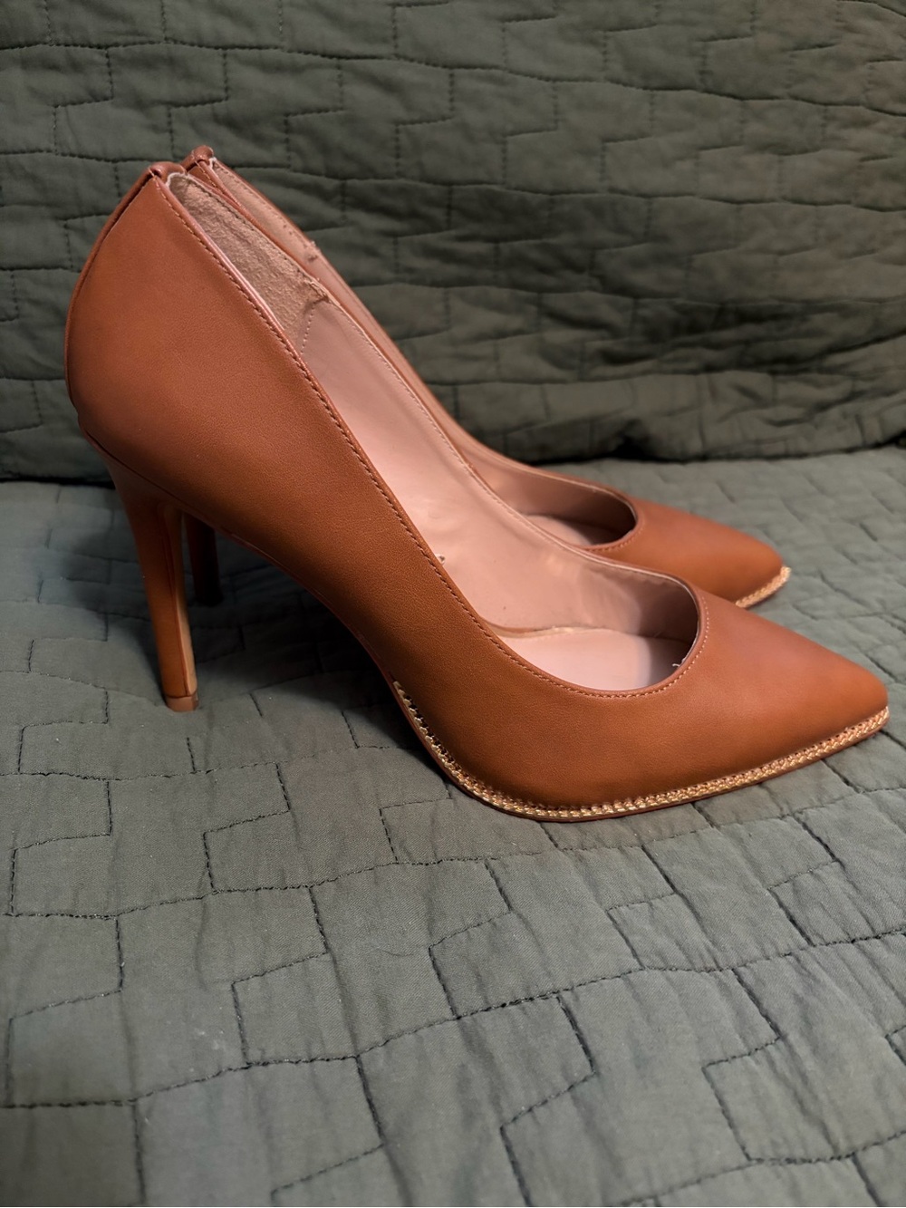 BCBGeneration Tan Pointed Toe Pumps with Gold Chain Trim - Picture 4 of 6